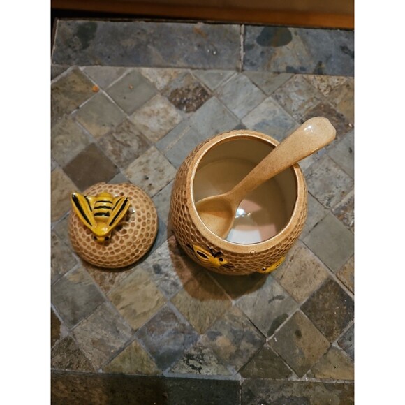 Retro Arnel's Honey Bee Hive Pot with Lid & Spoon VTG Jar - Picture 3 of 9